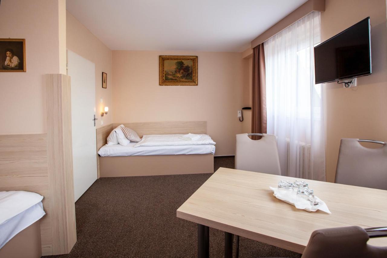 Hotel Stella Plzeň Exterior foto